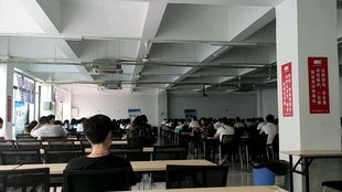 給你們看看比亞迪3塊5的早餐,吃一盤就吃飽